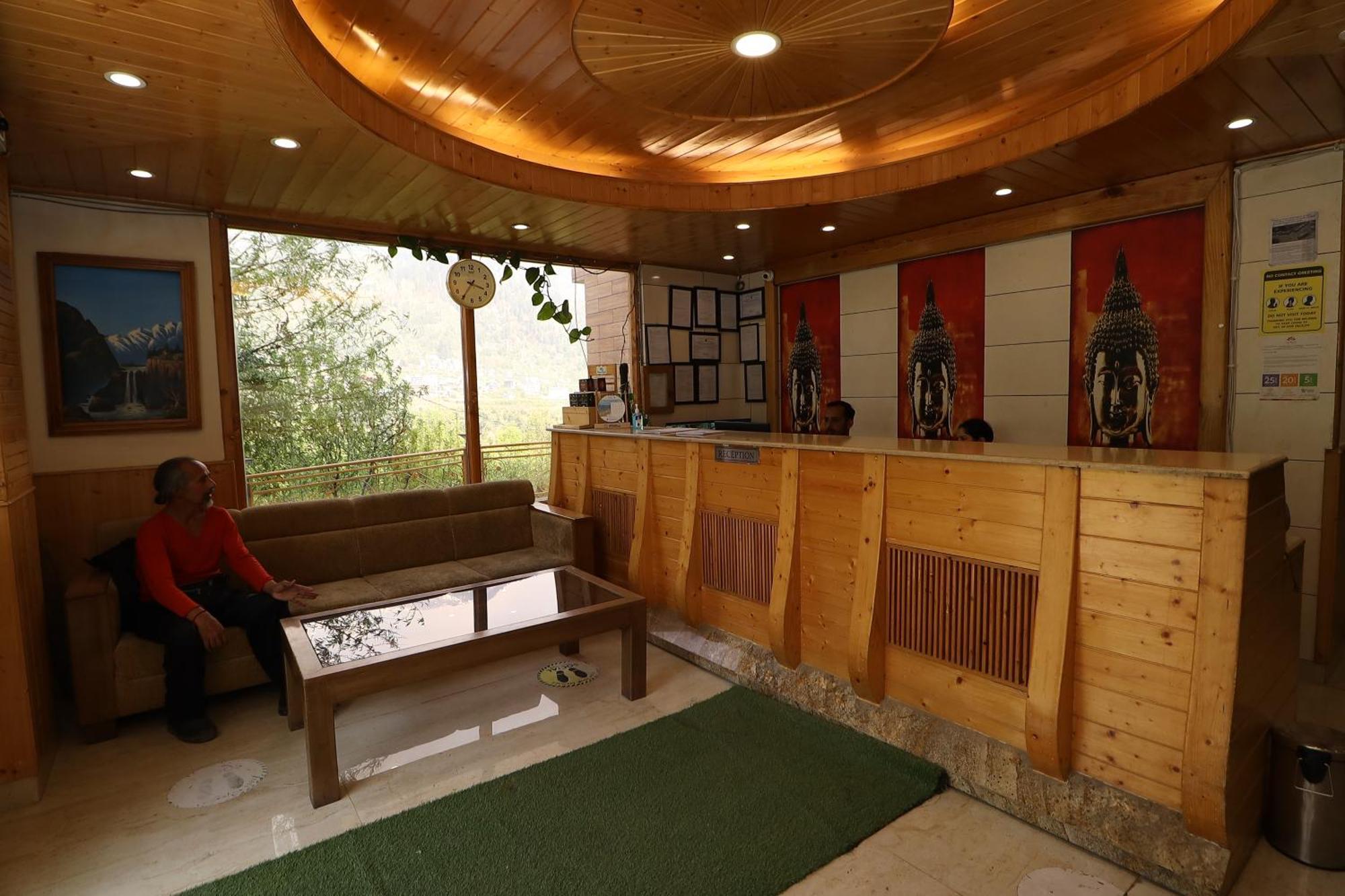 Gezellig Inn - Golden Apple - Manali (Himachal Pradesh) — Photos 2